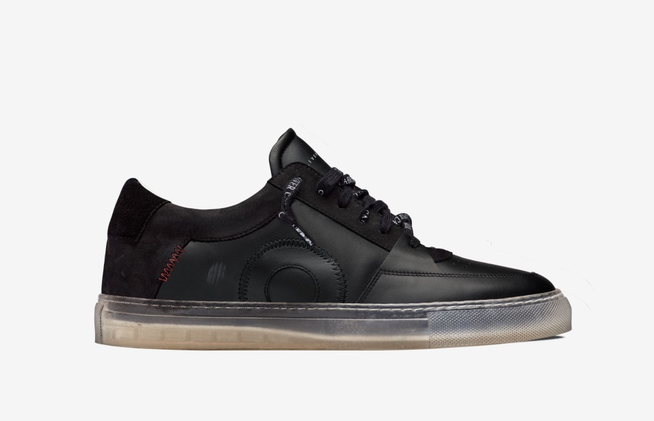 Corte Fantasma Nero Oliver Cabell