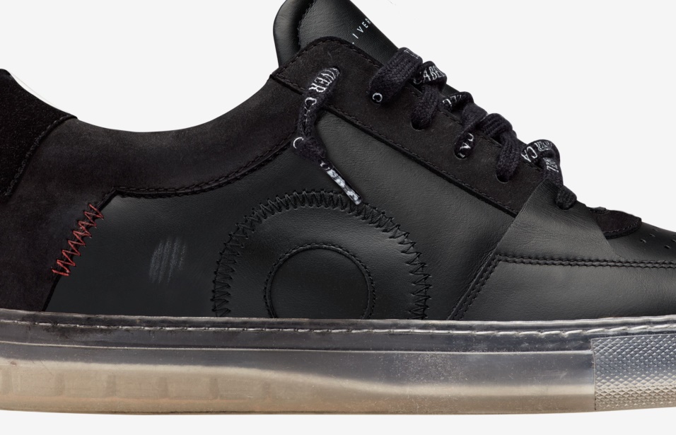 Corte Fantasma Nero Oliver Cabell