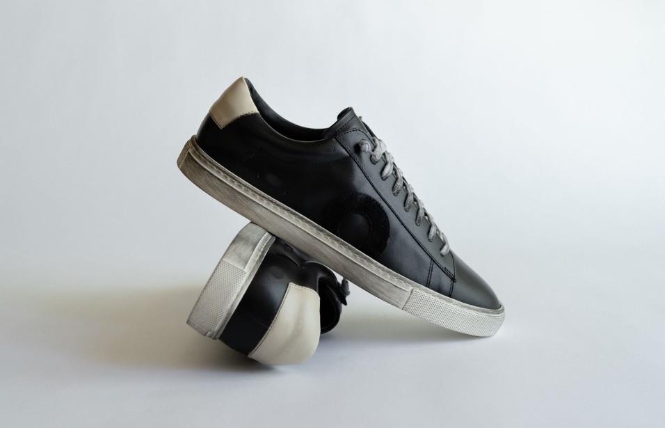 Alla Moda Oliver Cabell Low1 Fantasma
