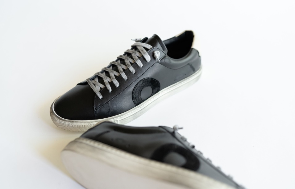 Alla Moda Oliver Cabell Low1 Fantasma